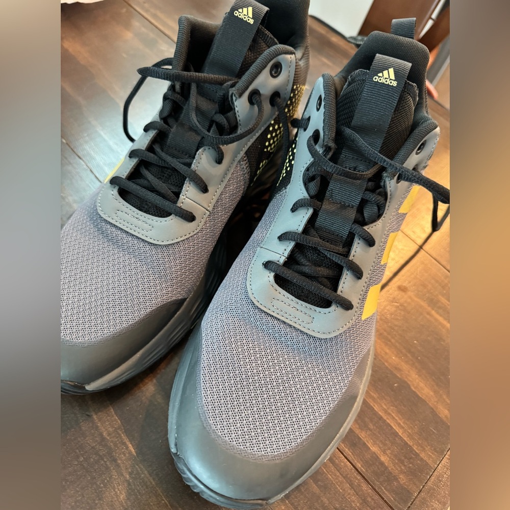 Adidas Basketball Shoes - Picture 2 of 6
